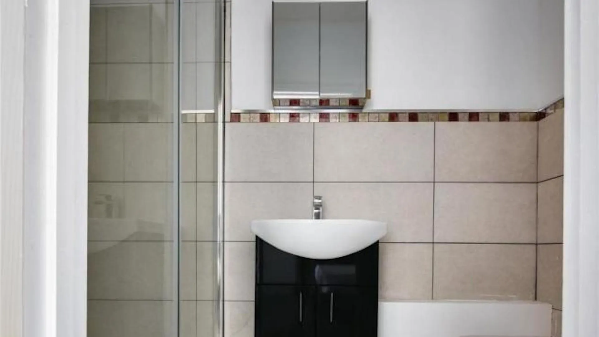 Holiday home Limehouse Townhomes A 4-Bedroom 3-Bathroom Townhome With A Private Garden London United Kingdom